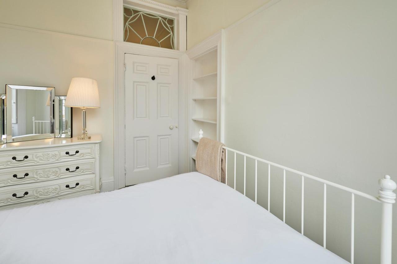 Apartment Host & - Scoresby Place Whitby